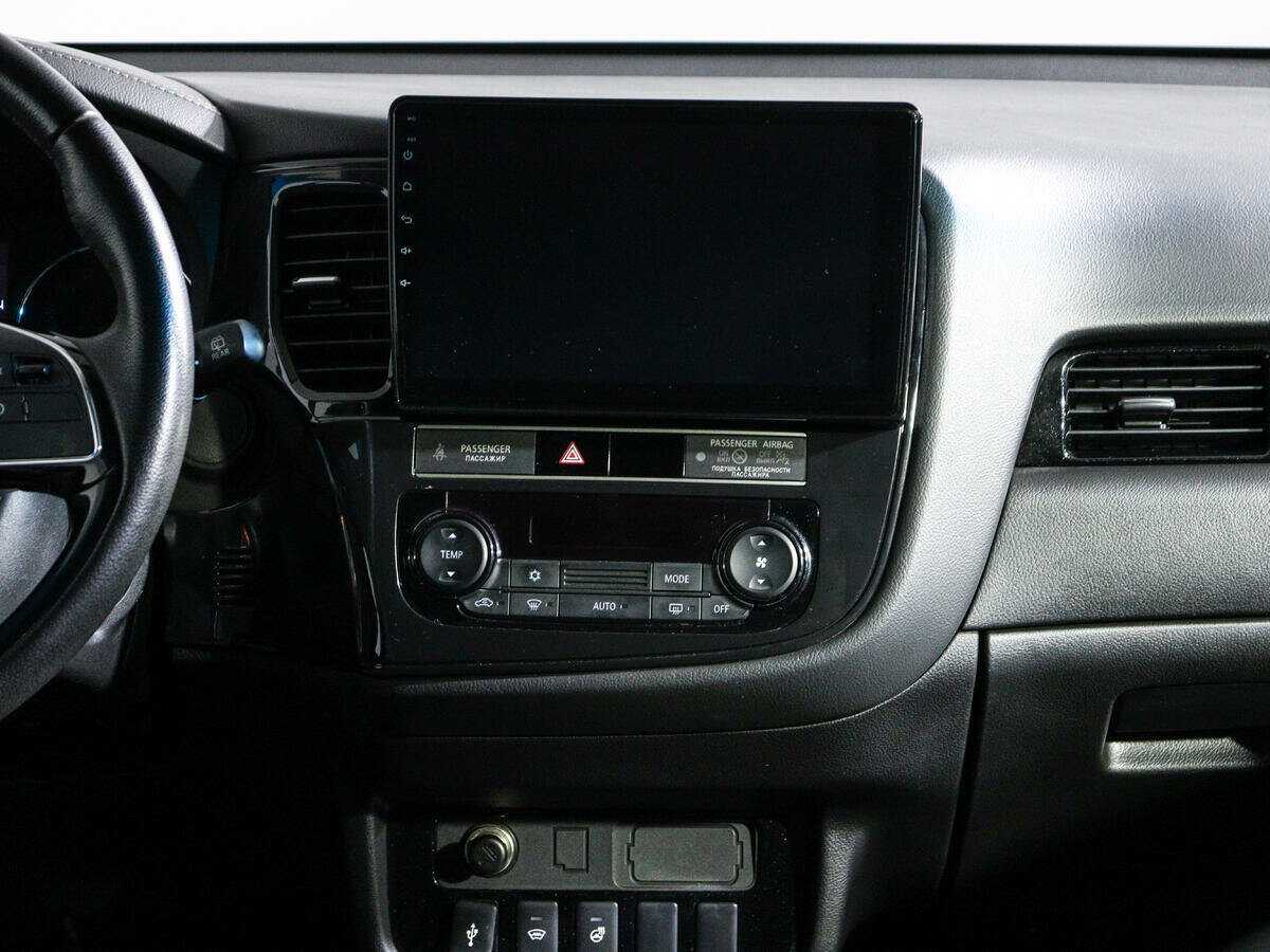 Б/У Митсубиши Оутлэндер 2018 года. Фото: #10