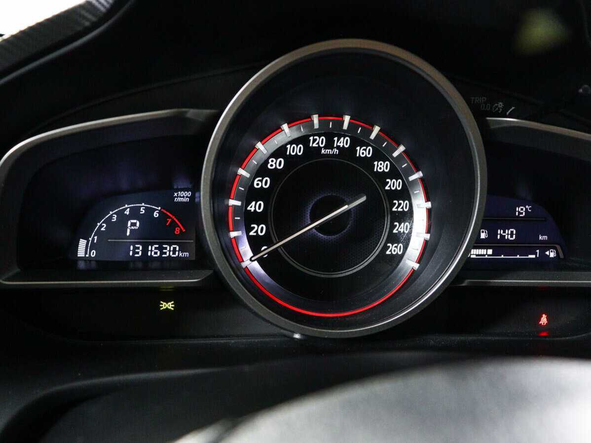 Б/У Мазда 3 2014 года. Фото: #13