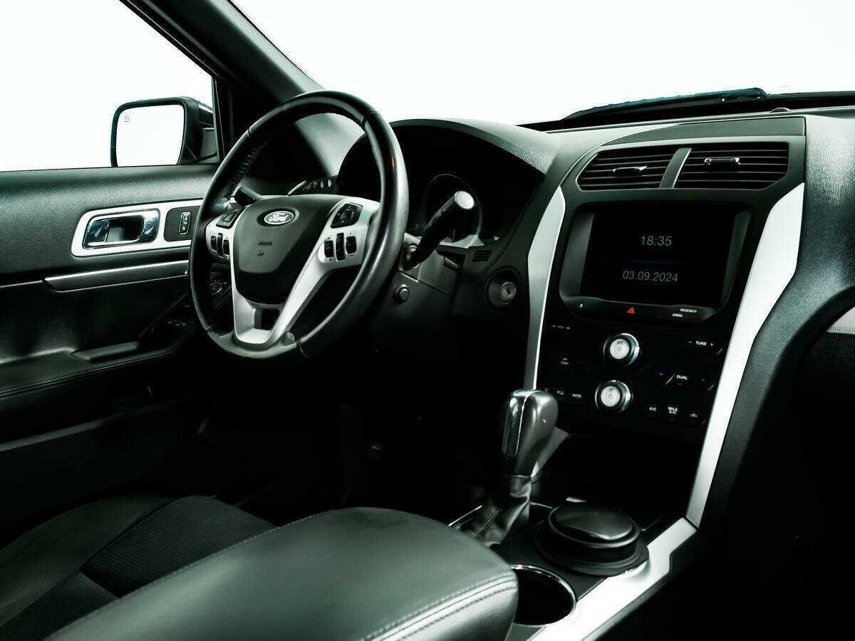 Б/У Форд Експлорер 2013 года. Фото: #8