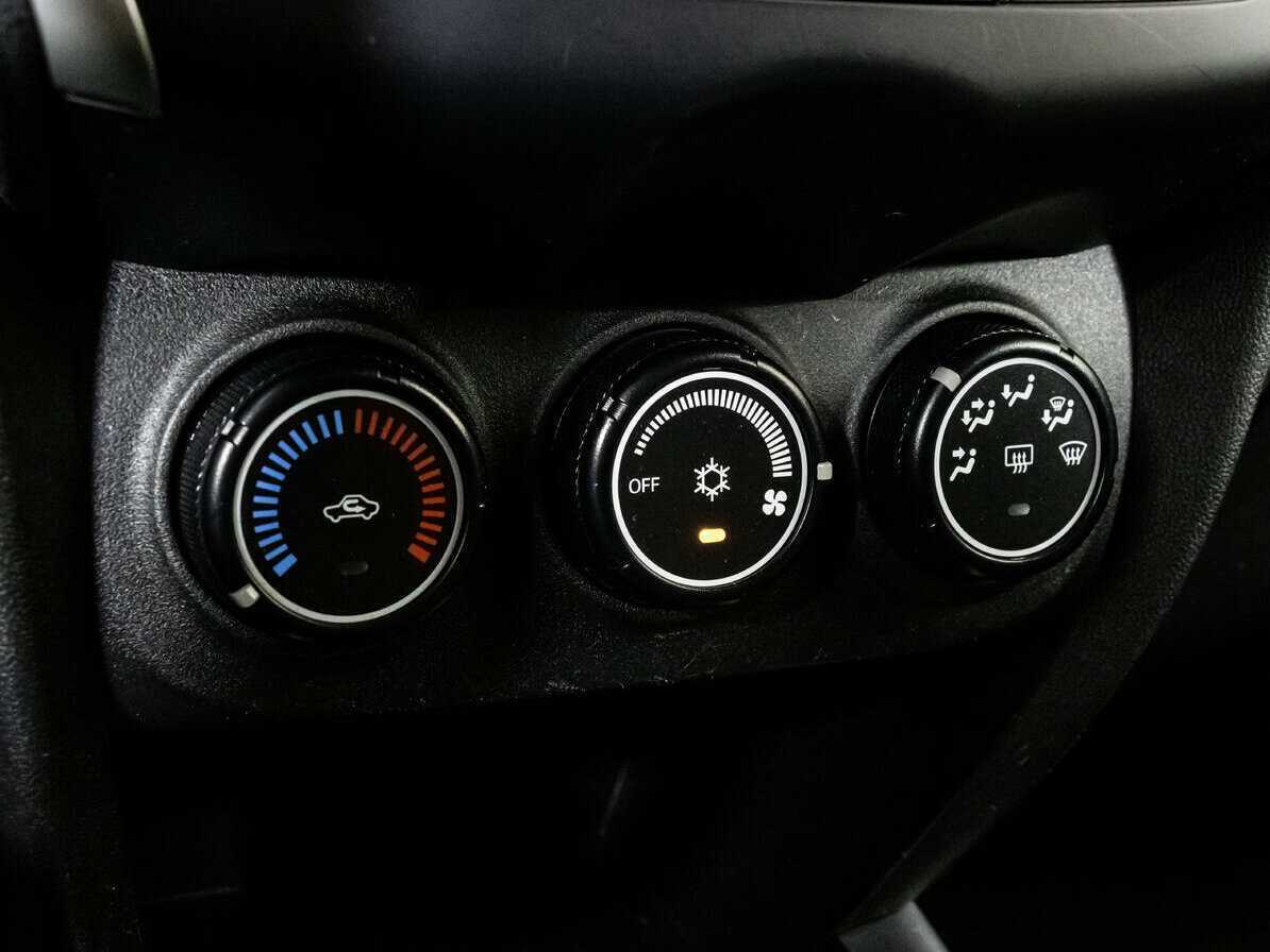 Б/У Митсубиши АС-Икс 2012 года. Фото: #12