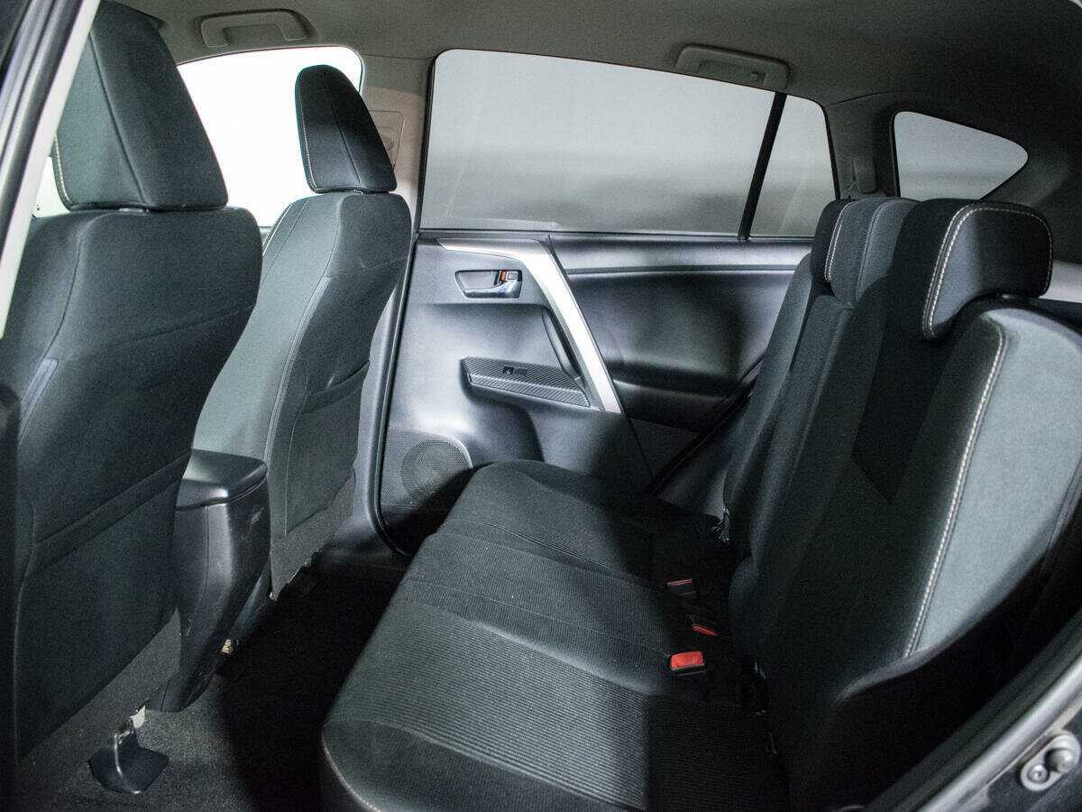 Б/У Тойота Рав4 2015 года. Фото: #9