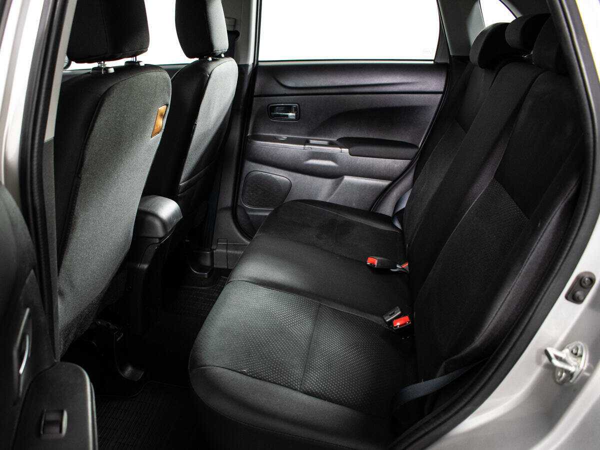 Б/У Митсубиши АС-Икс 2013 года. Фото: #9