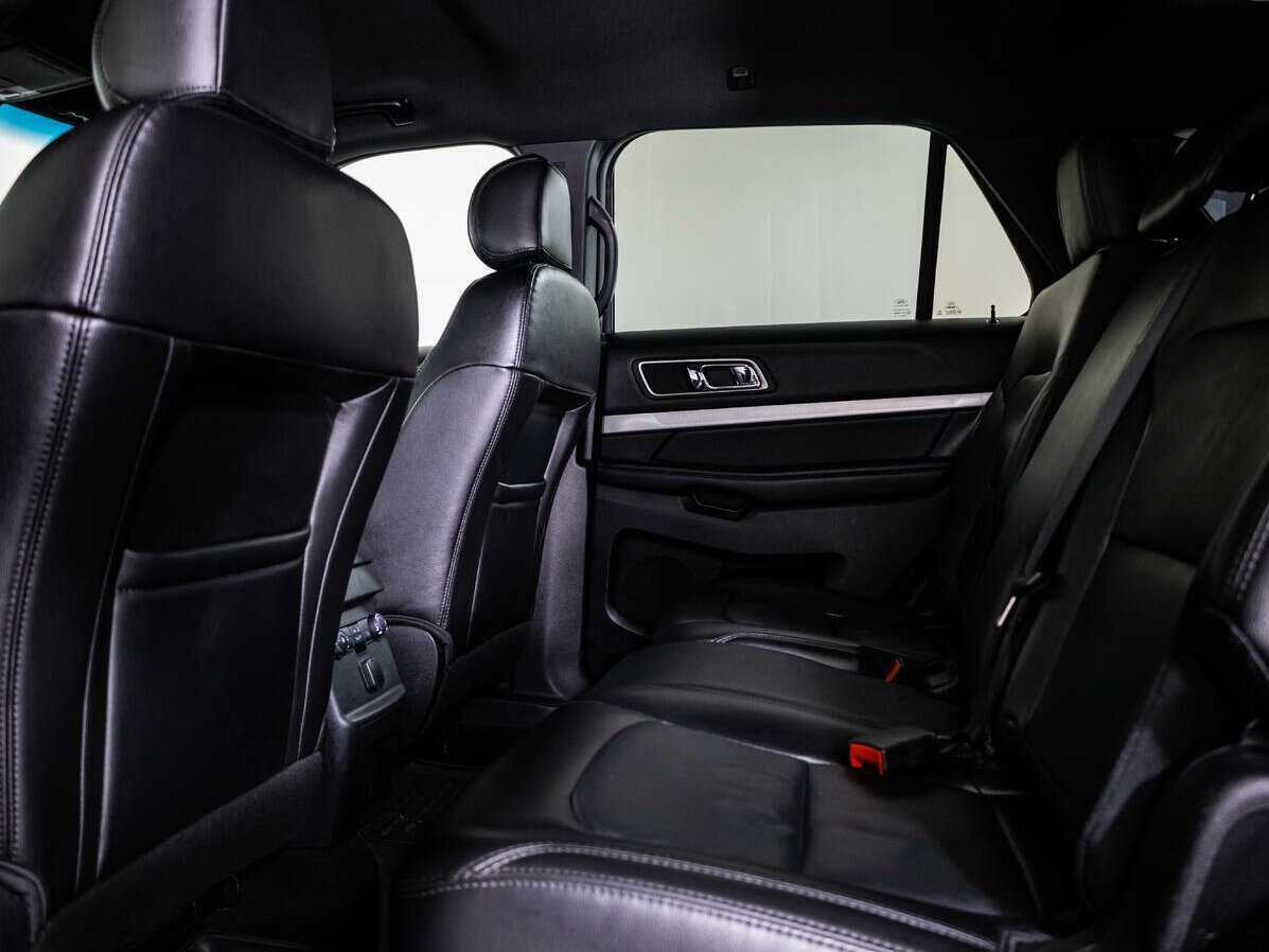 Б/У Форд Експлорер 2016 года. Фото: #10