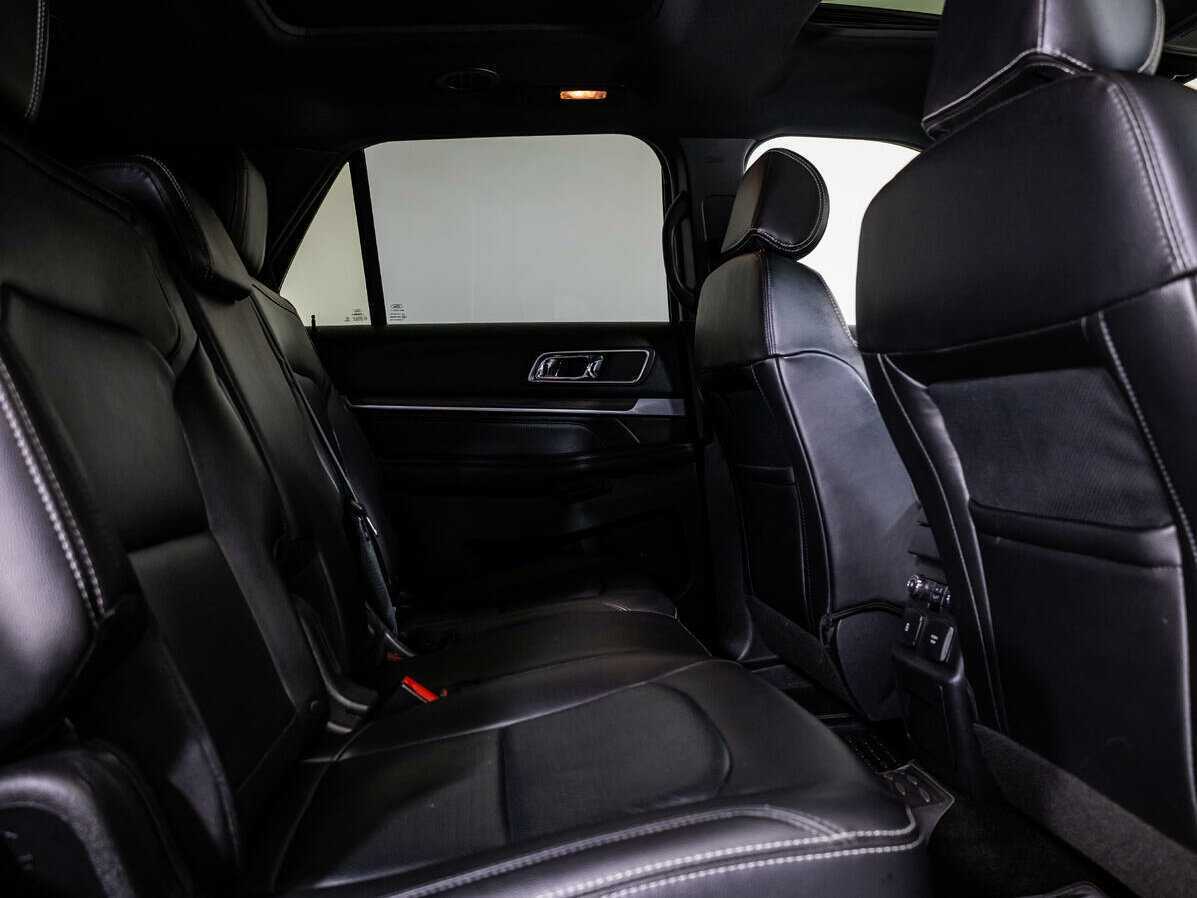 Б/У Форд Експлорер 2015 года. Фото: #10