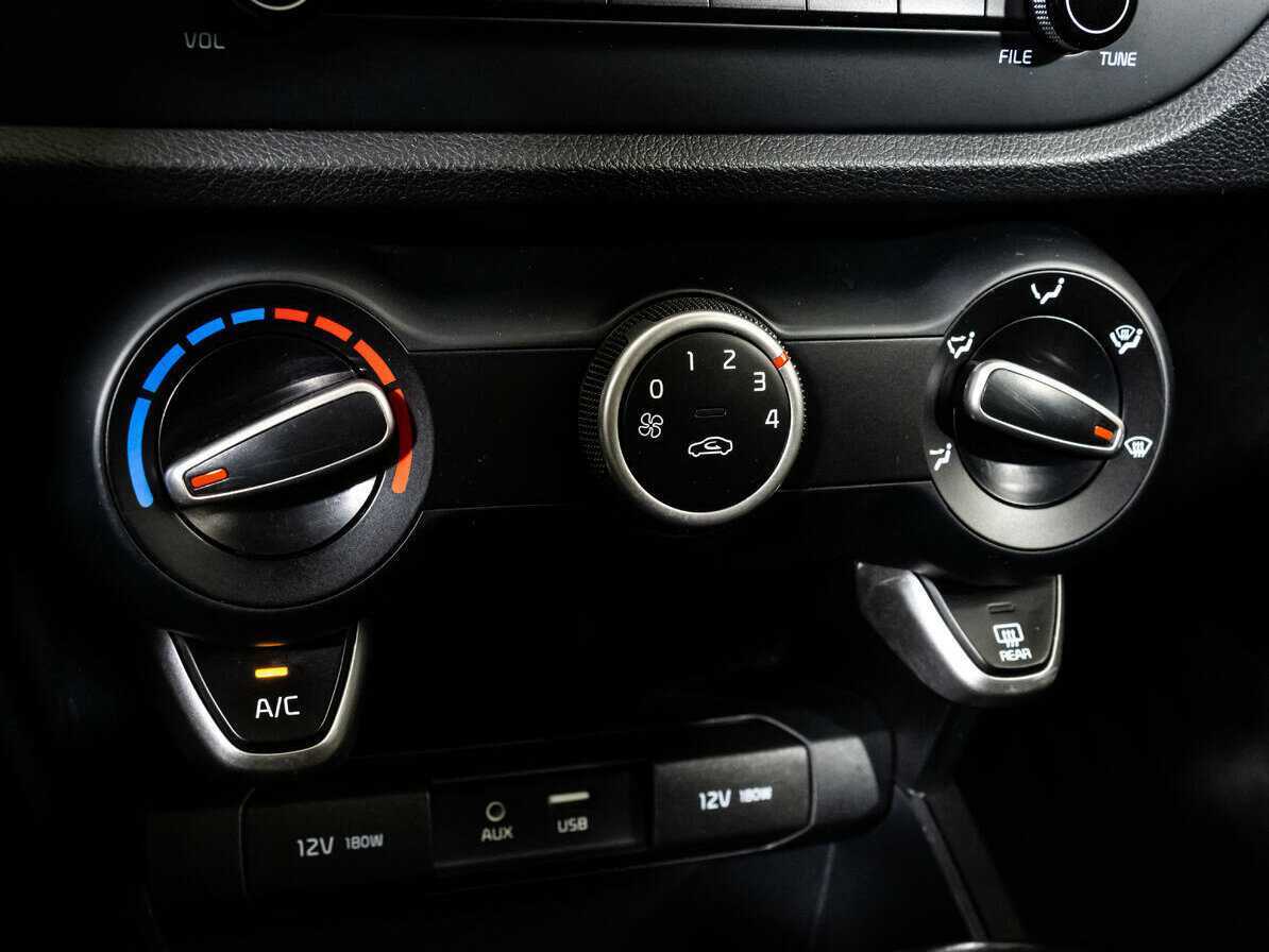 Б/У Киа Рио 2018 года. Фото: #10