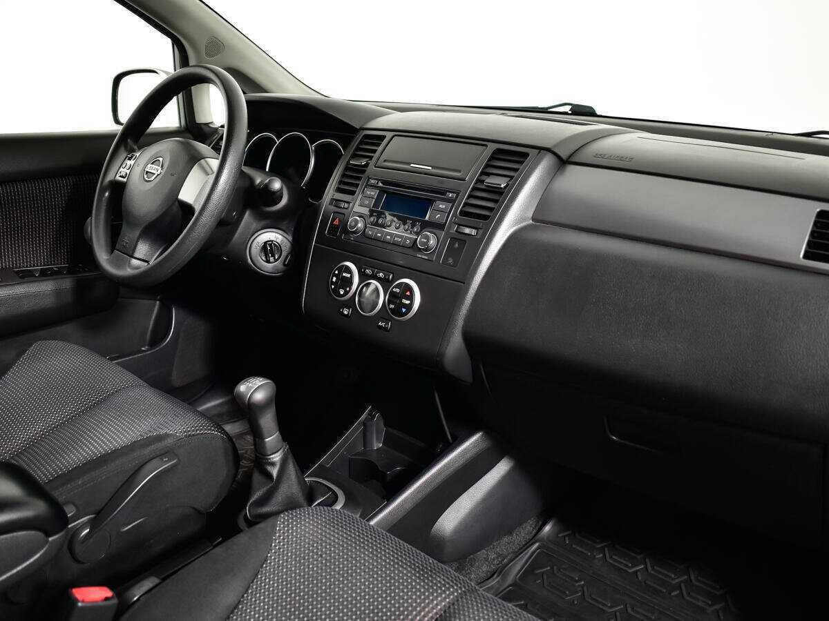 Б/У Ниссан Тиида 2013 года. Фото: #8