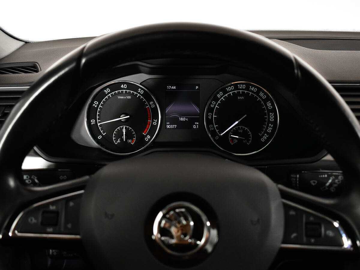 Б/У Шкода Суперб 2016 года. Фото: #10