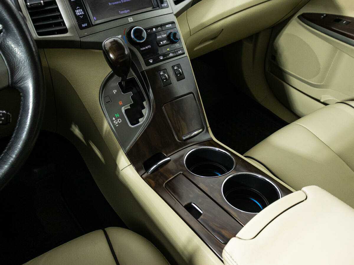 Б/У Тойота Венза 2013 года. Фото: #14