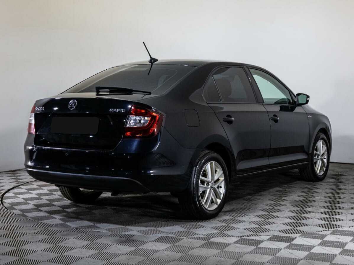 Б/У Шкода Рапид 2019 года. Фото: #3