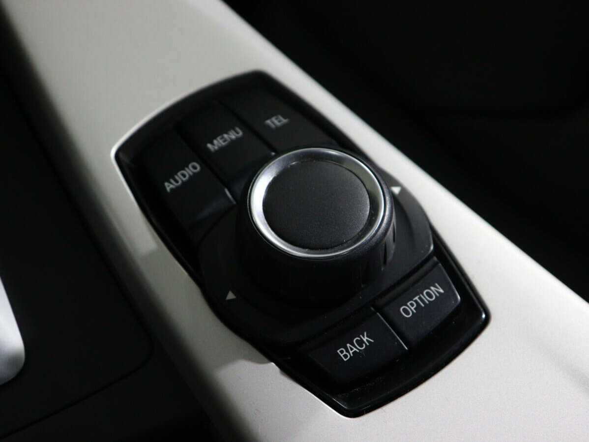 Б/У БМВ 3 серии 2013 года. Фото: #13