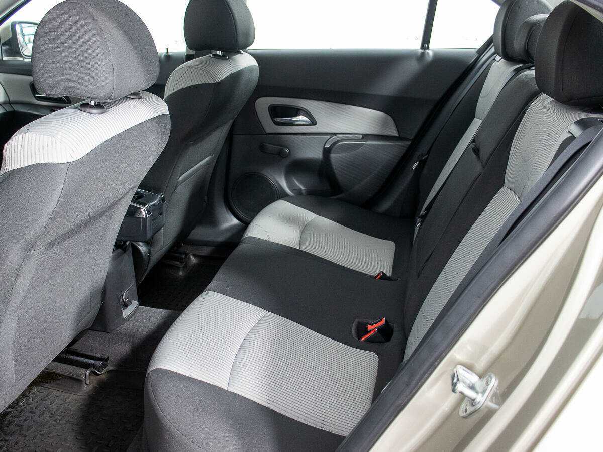 Б/У Шевроле Круз 2012 года. Фото: #8