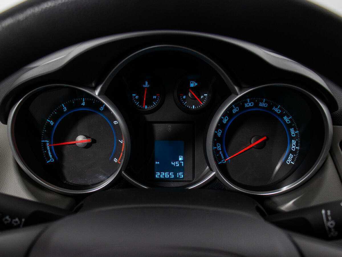 Б/У Шевроле Круз 2012 года. Фото: #9