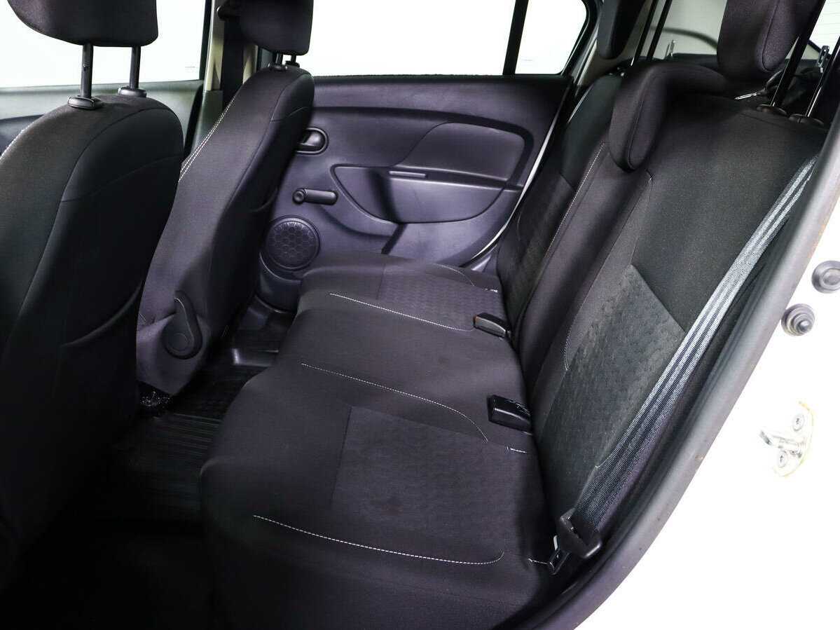 Б/У Рено Логан 2017 года. Фото: #9