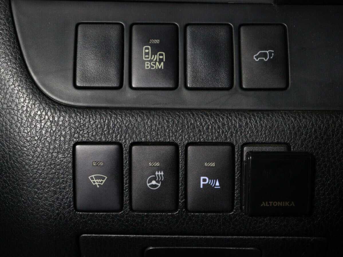 Б/У Тойота Хайлэндер 2014 года. Фото: #18