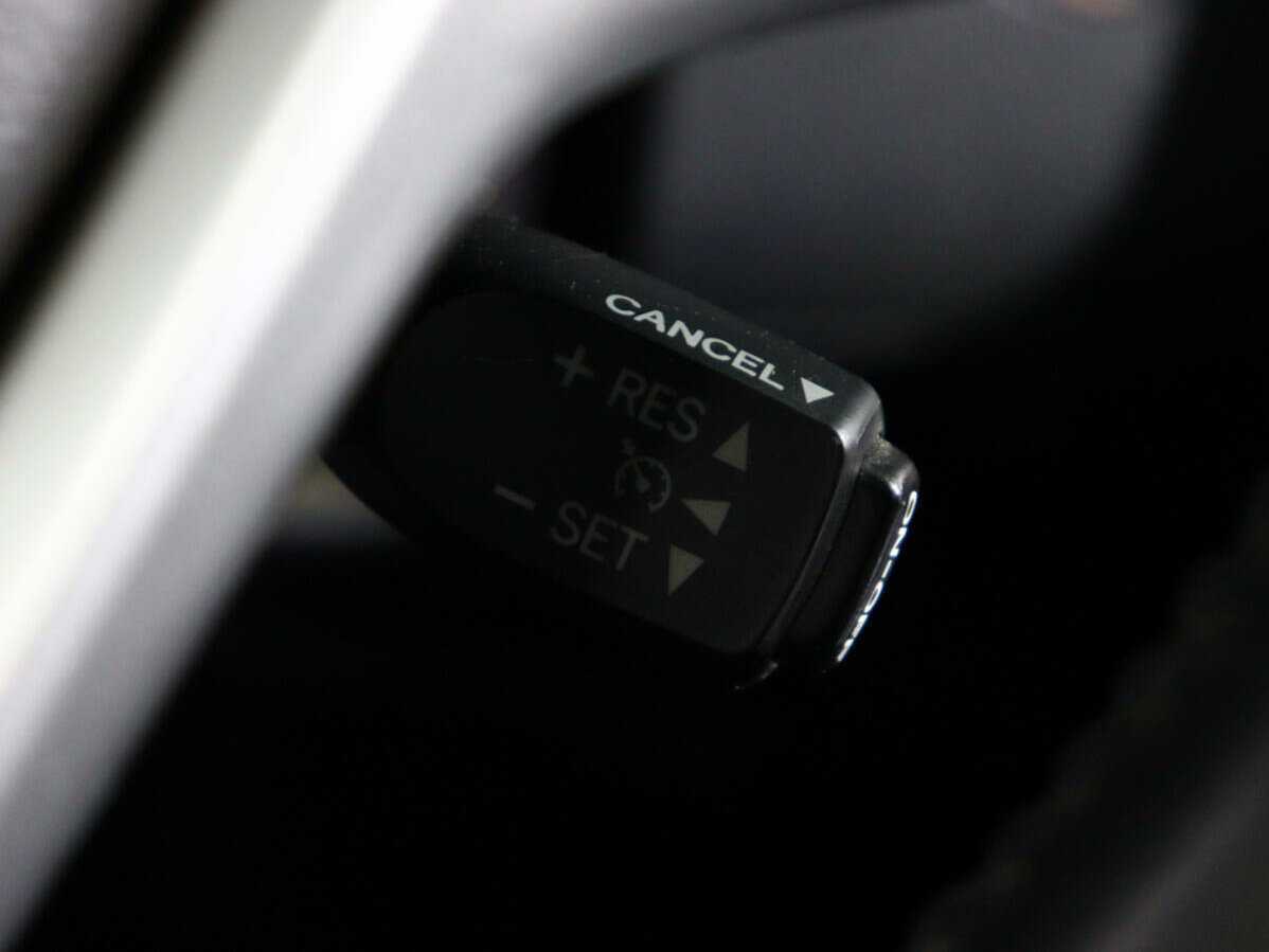 Б/У Тойота Хайлэндер 2014 года. Фото: #21