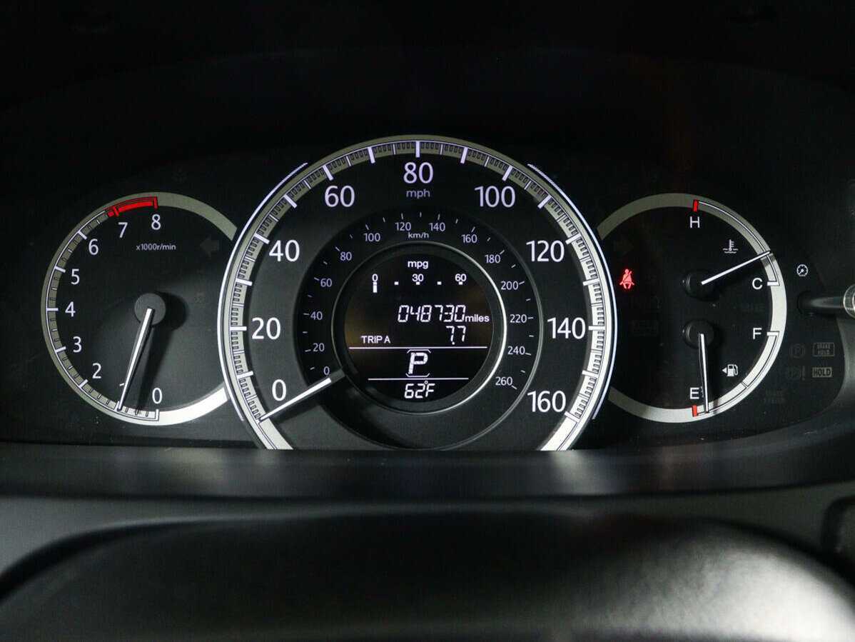 Б/У Хонда Аккорд 2012 года. Фото: #9