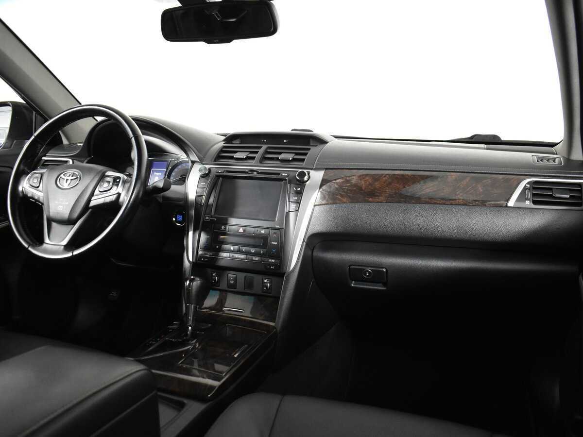 Б/У Тойота Камри 2015 года. Фото: #12