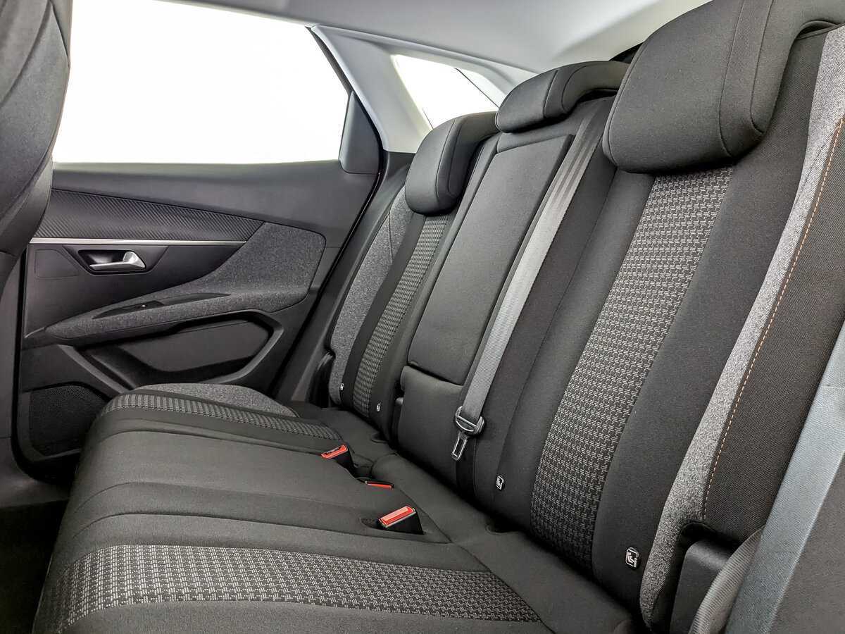 Б/У Пежо 3008 2017 года. Фото: #9