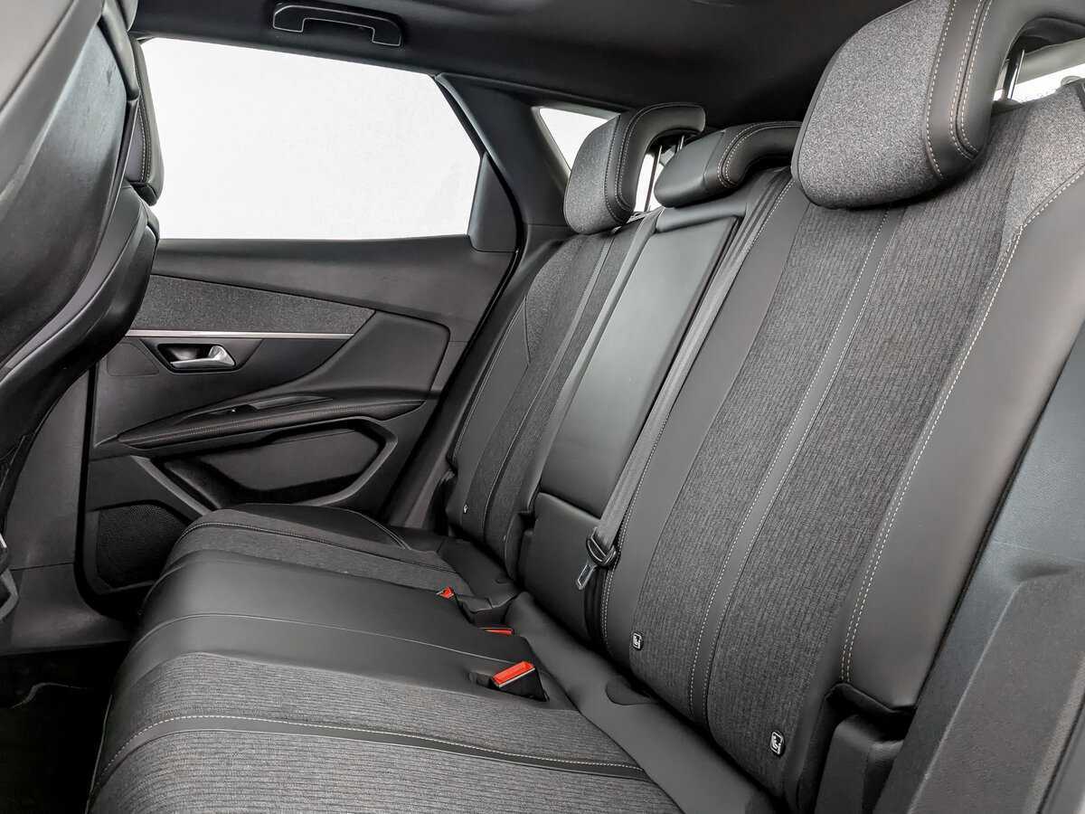 Б/У Пежо 3008 2018 года. Фото: #9