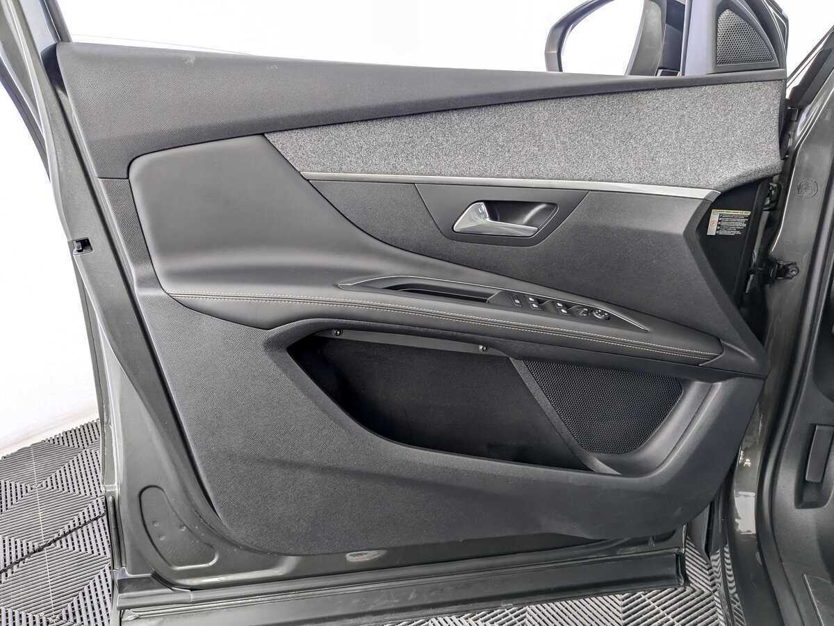 Б/У Пежо 3008 2018 года. Фото: #14