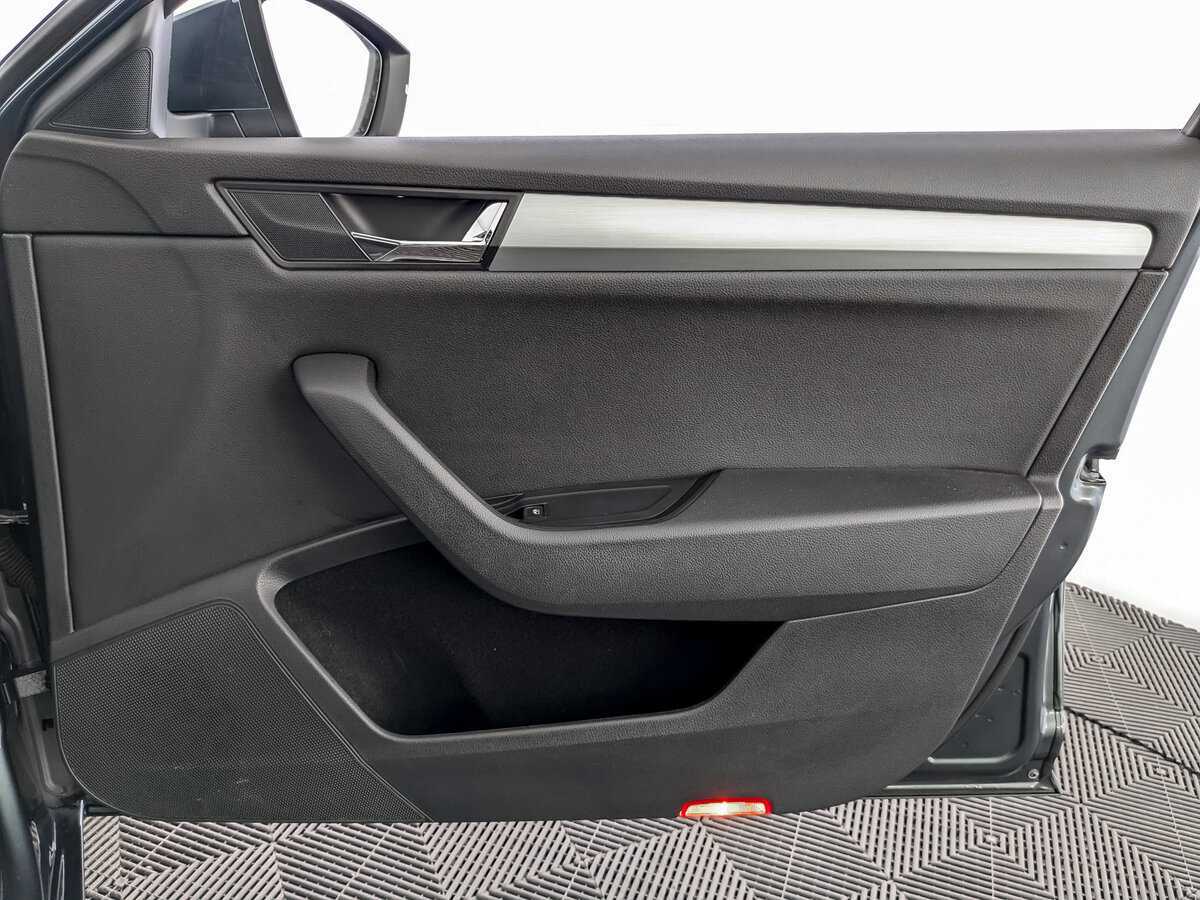 Б/У Шкода Суперб 2018 года. Фото: #19