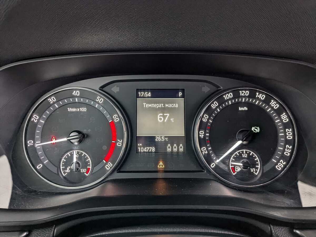 Б/У Шкода Октавия 2021 года. Фото: #11