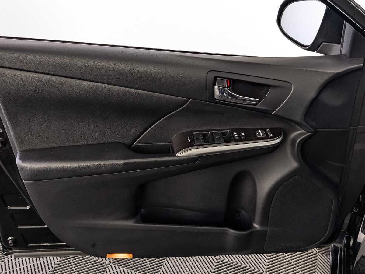 Б/У Тойота Камри 2014 года. Фото: #14