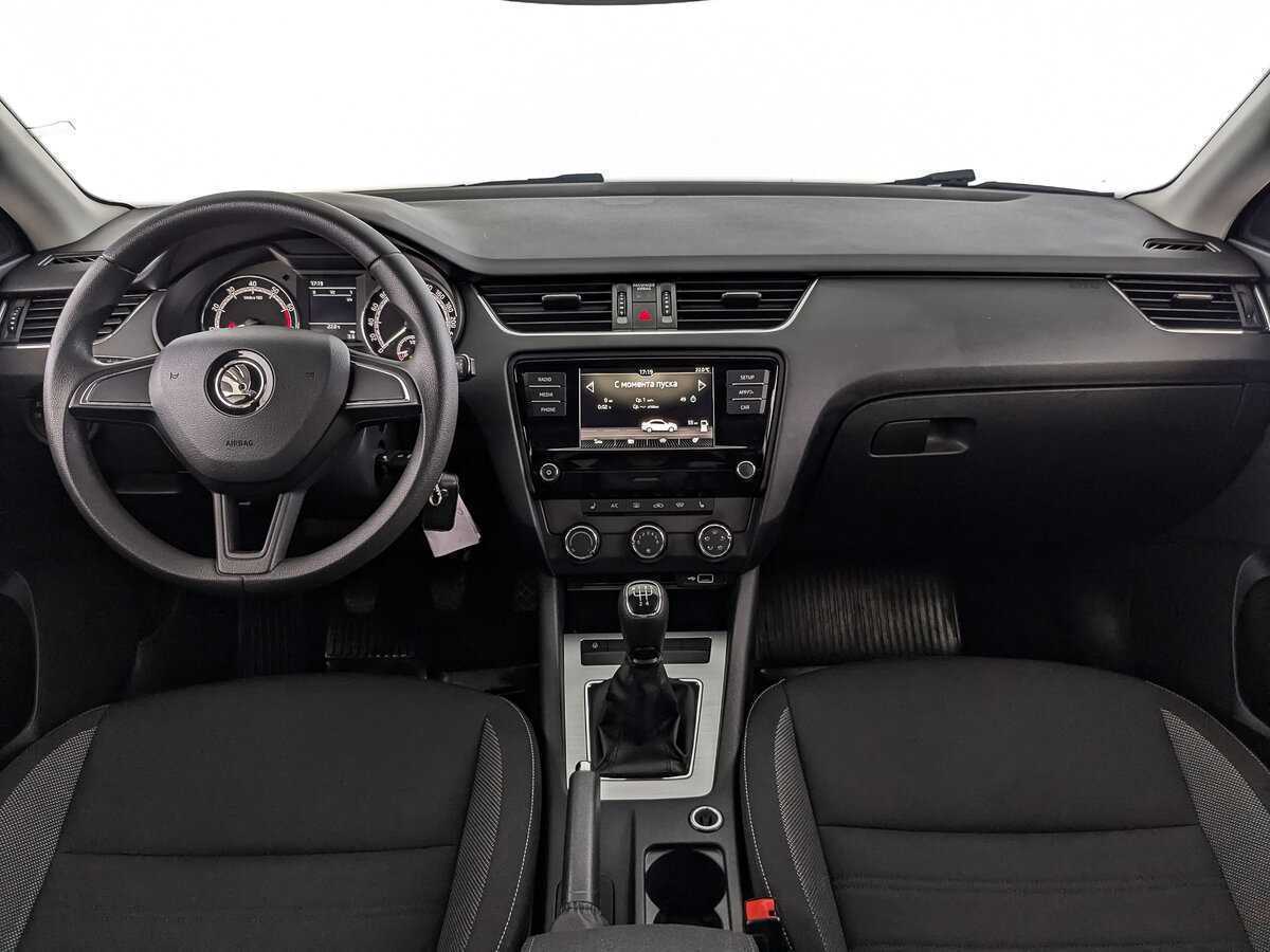 Б/У Шкода Октавия 2019 года. Фото: #9