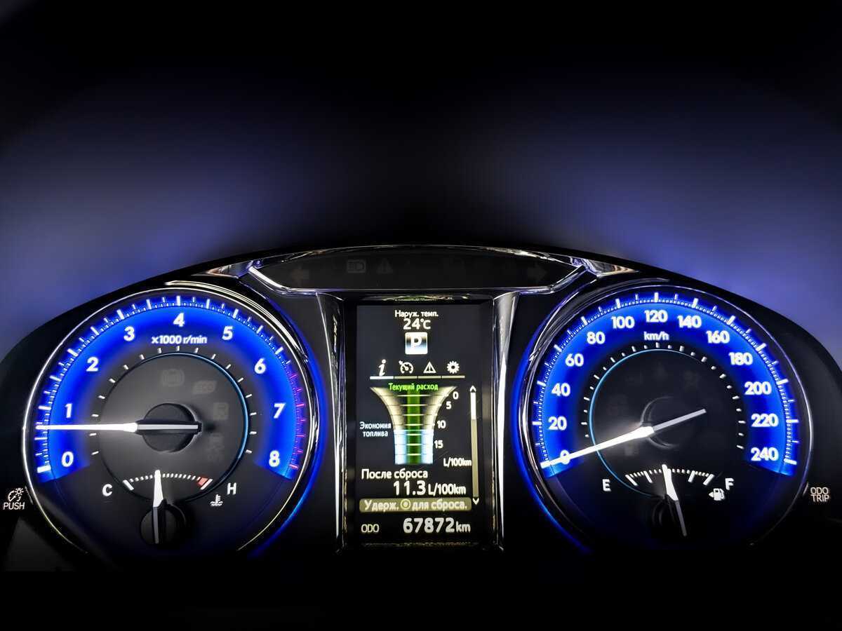 Б/У Тойота Камри 2016 года. Фото: #10