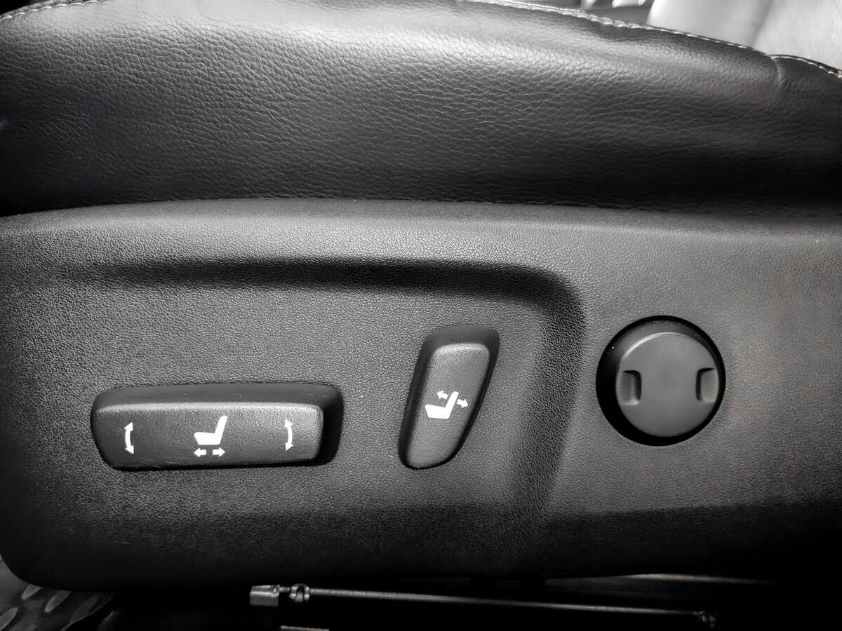 Б/У Тойота Камри 2016 года. Фото: #16