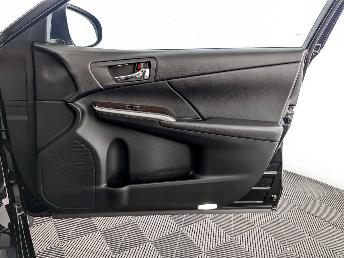 Б/У Тойота Камри 2016 года. Фото: #20