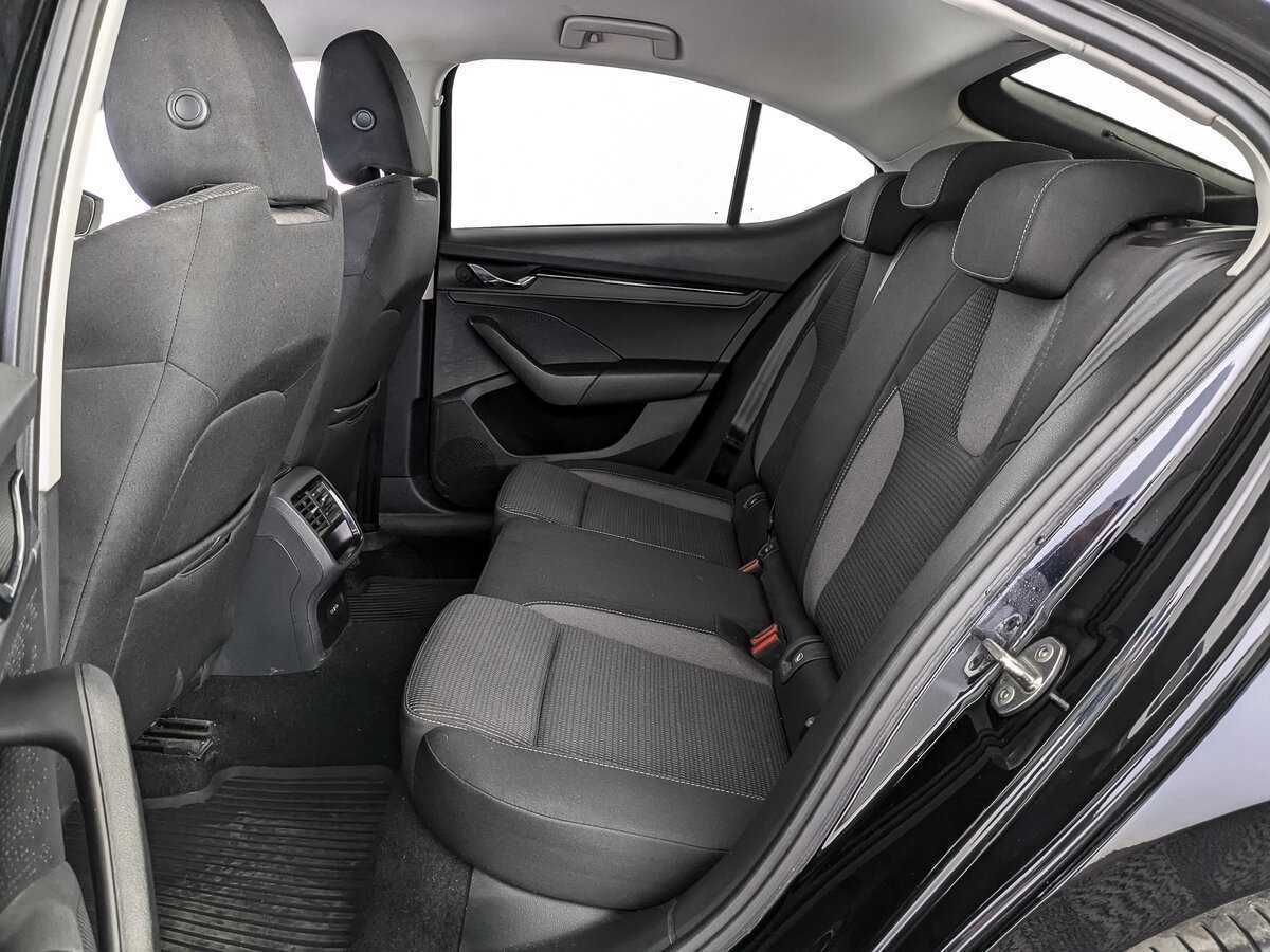 Б/У Шкода Октавия 2021 года. Фото: #9