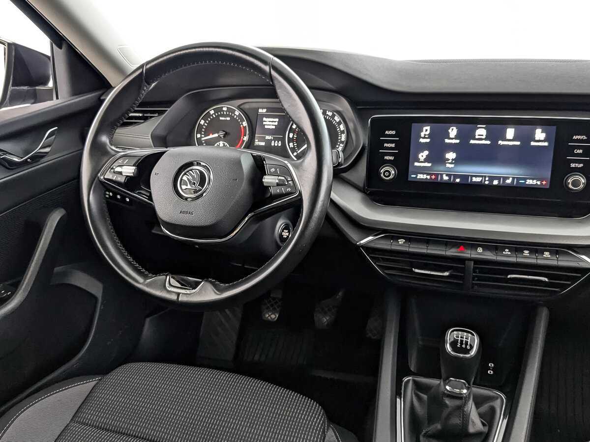 Б/У Шкода Октавия 2021 года. Фото: #21