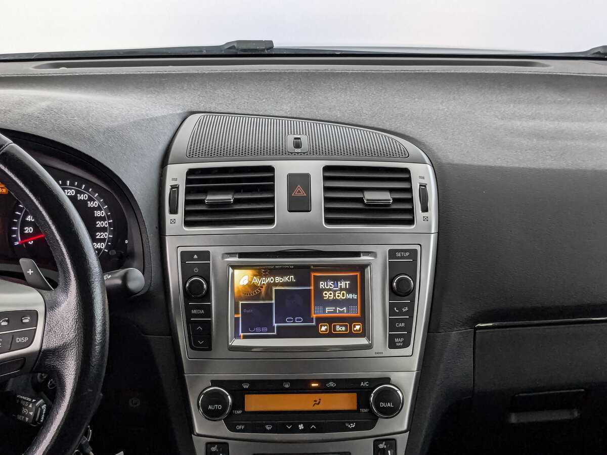 Б/У Тойота Авенсис 2012 года. Фото: #12