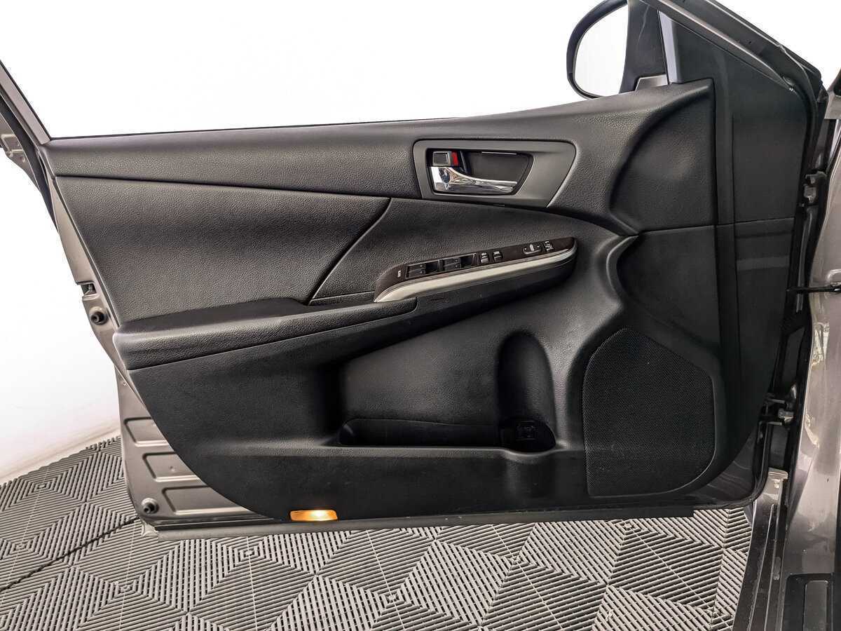 Б/У Тойота Камри 2016 года. Фото: #14