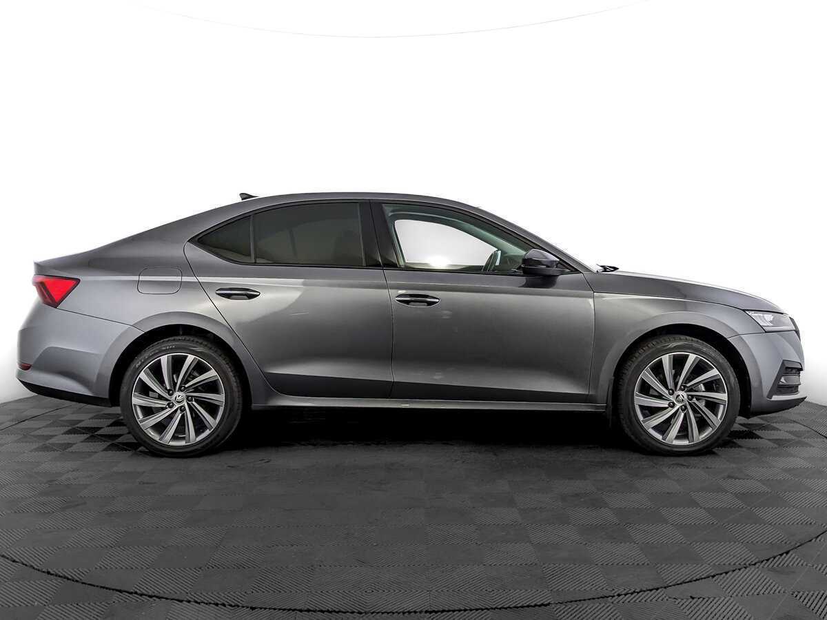 Б/У Шкода Октавия 2021 года. Фото: #3