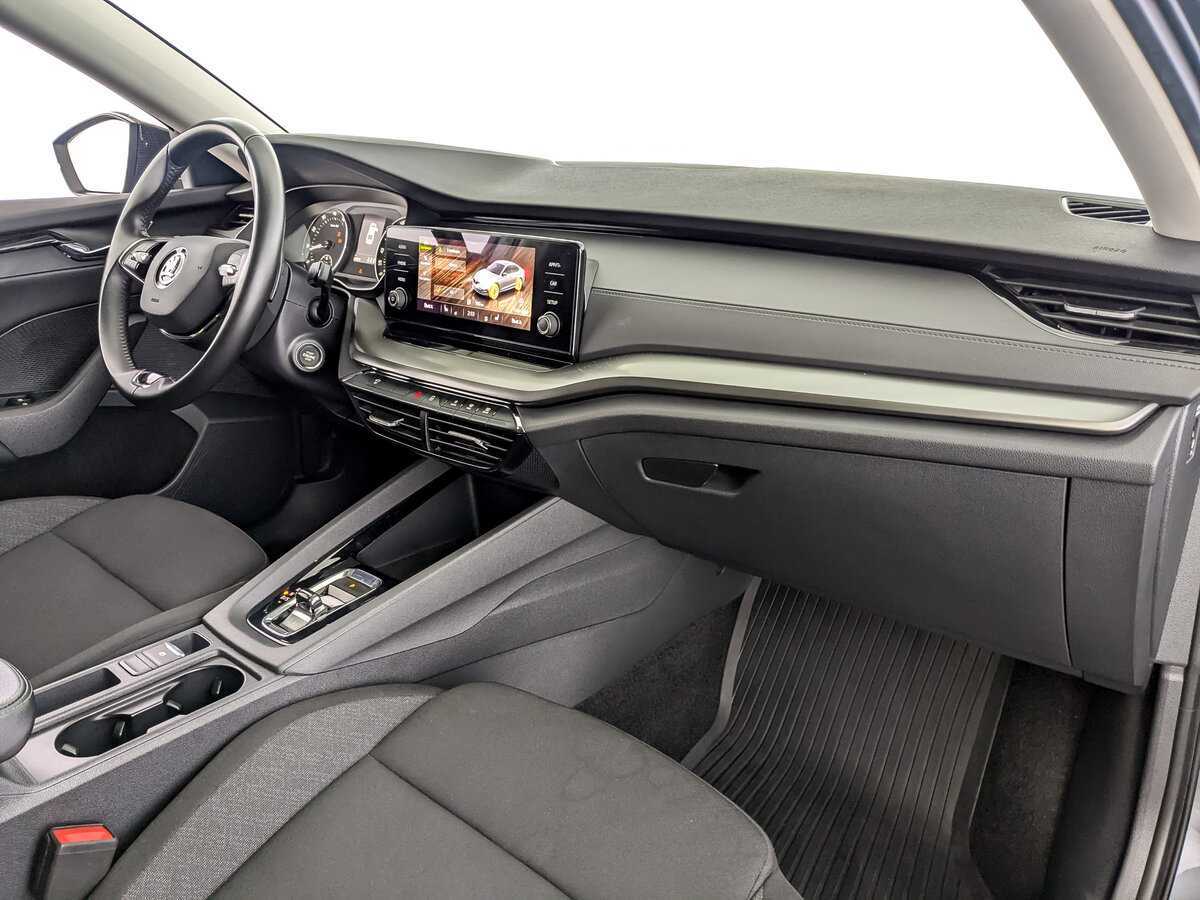 Б/У Шкода Октавия 2021 года. Фото: #8