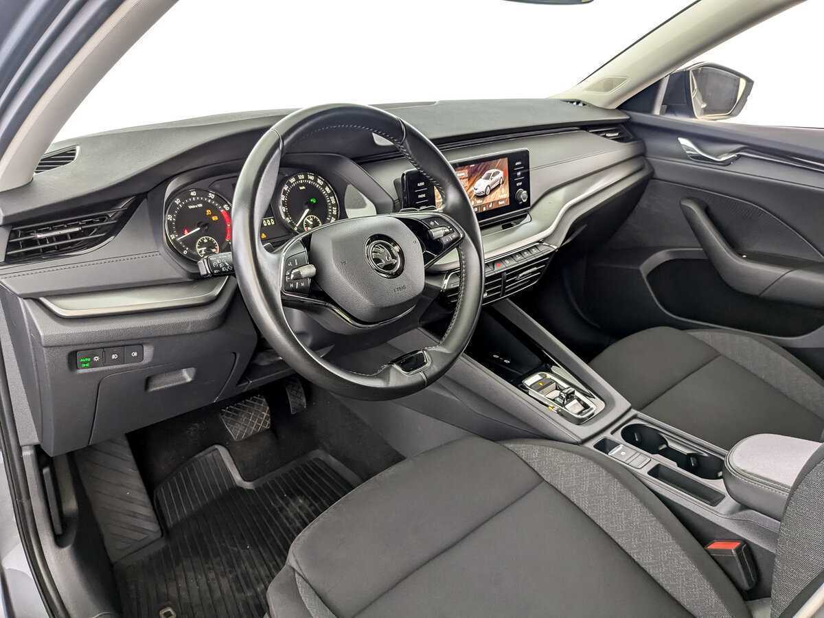 Б/У Шкода Октавия 2021 года. Фото: #13