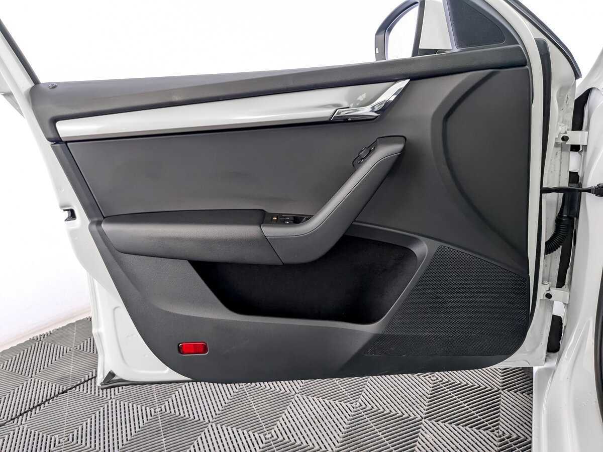 Б/У Шкода Октавия 2020 года. Фото: #14