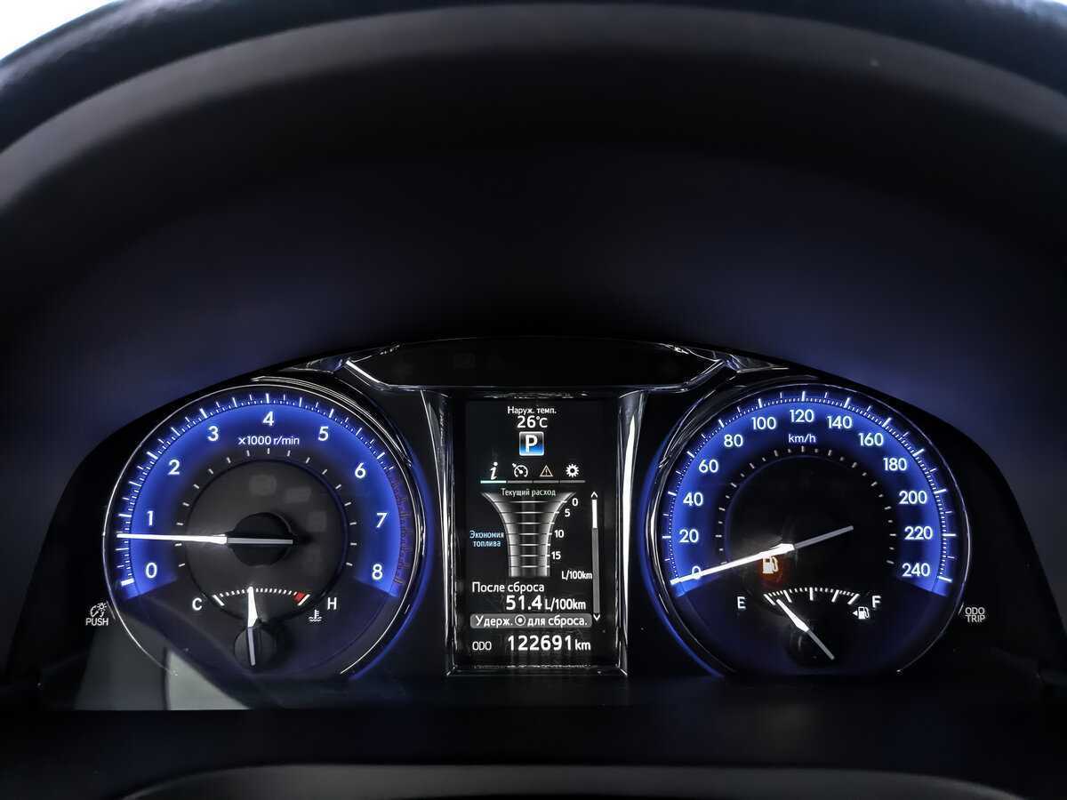 Б/У Тойота Камри 2017 года. Фото: #11