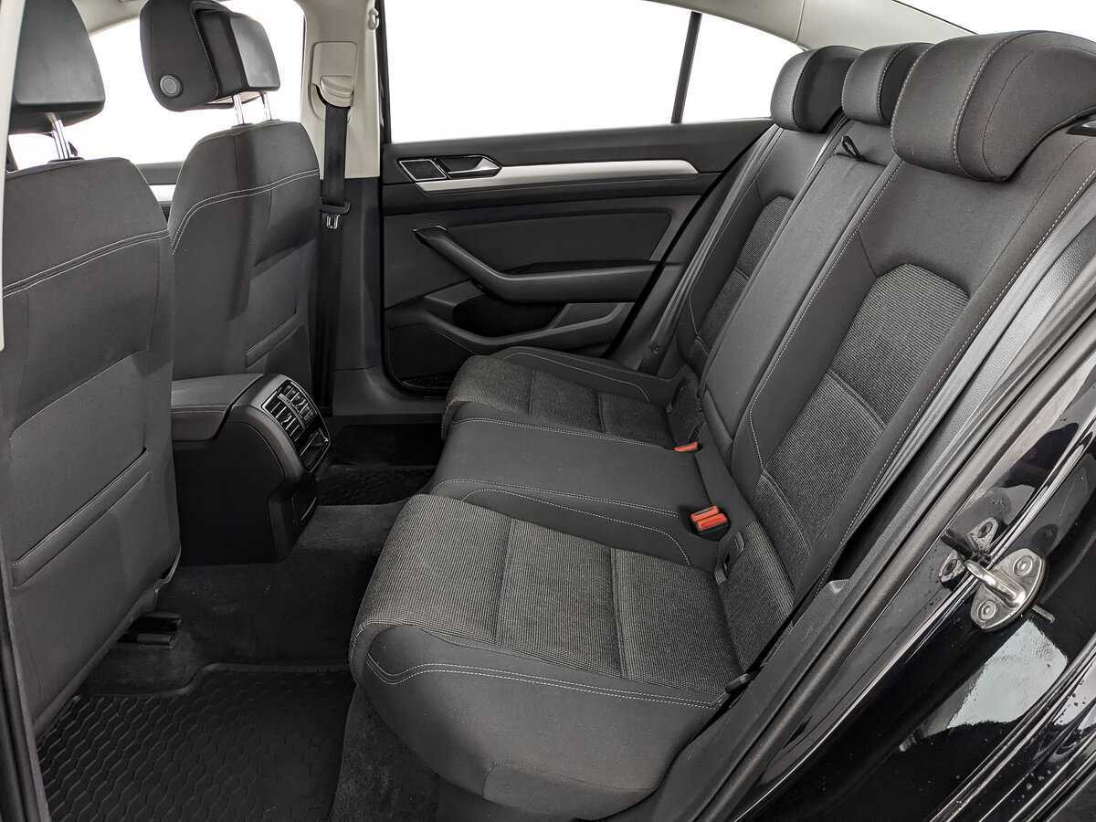 Б/У Фольксваген Пассат 2018 года. Фото: #13