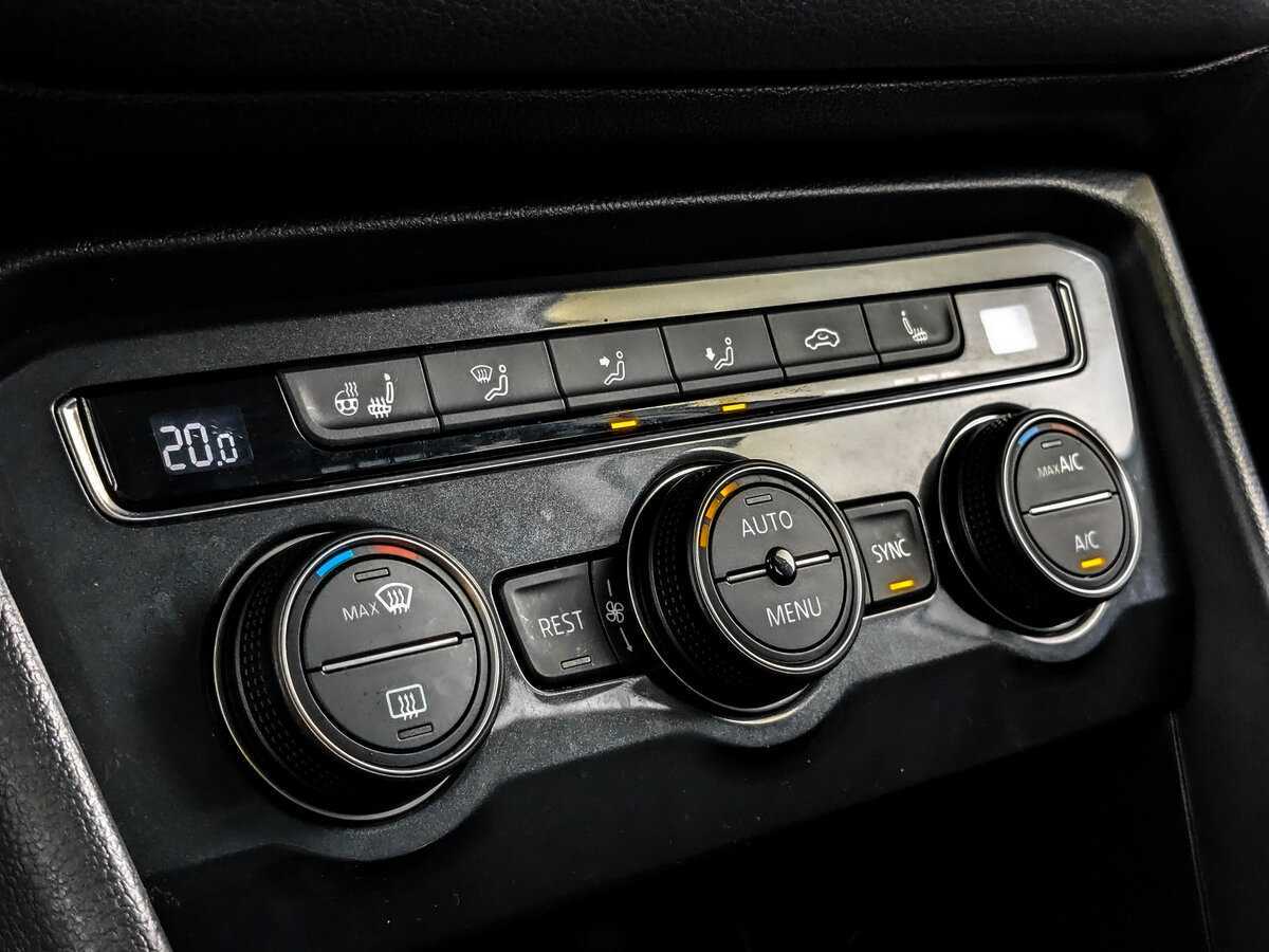 Б/У Фольксваген Тигуан 2017 года. Фото: #21