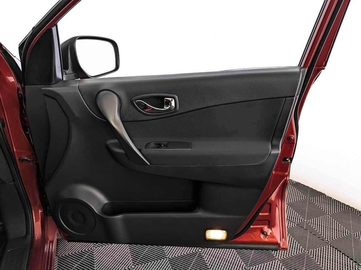 Б/У Рено Колеос 2015 года. Фото: #20