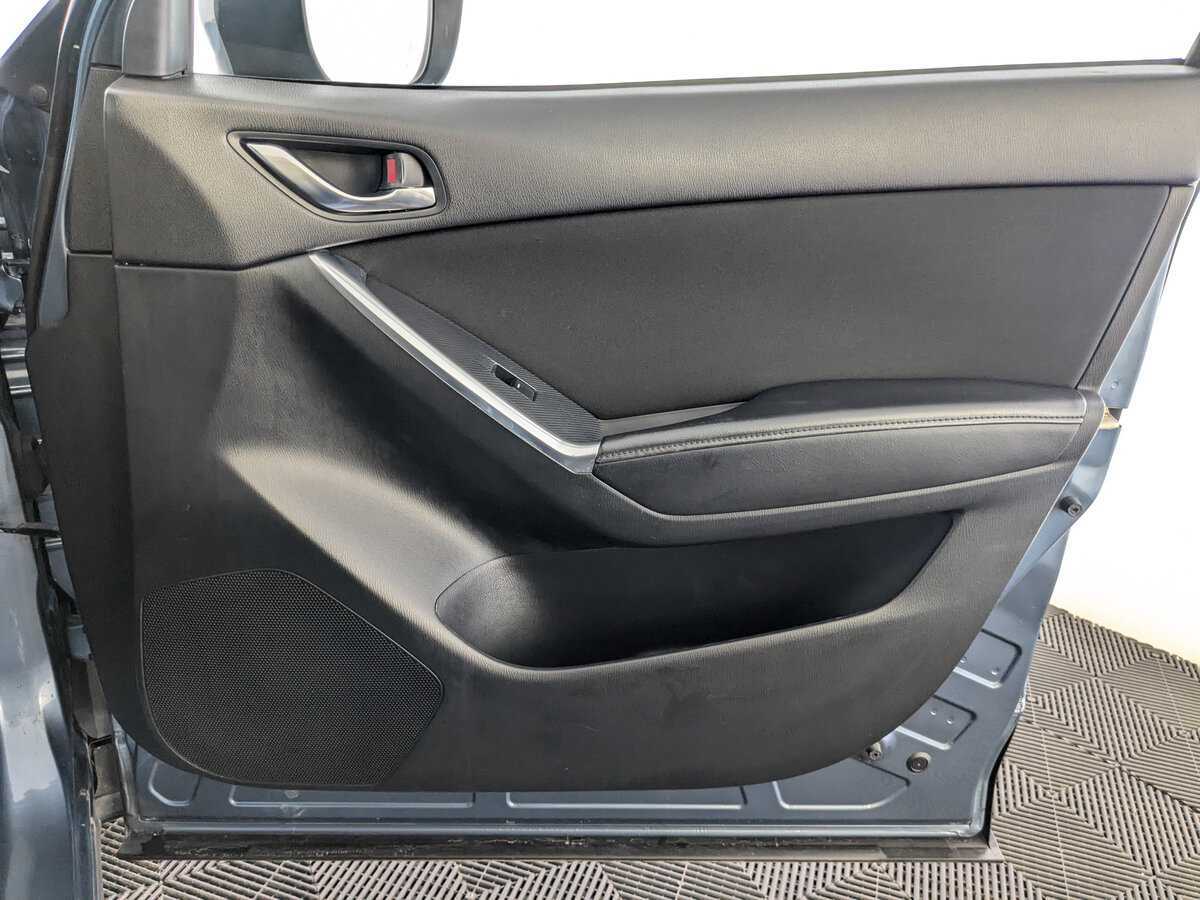 Б/У Мазда Ц-Икс-5 2017 года. Фото: #19