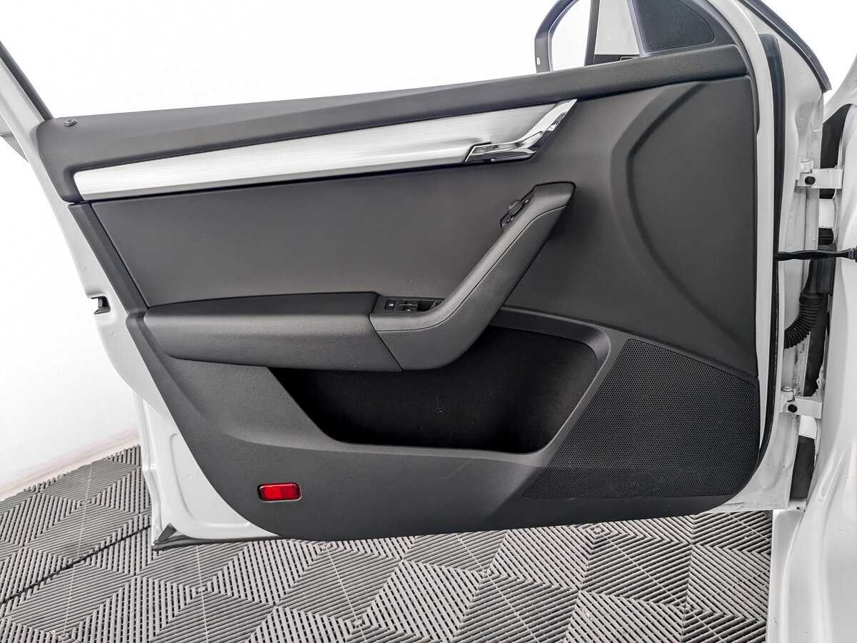 Б/У Шкода Октавия 2019 года. Фото: #14