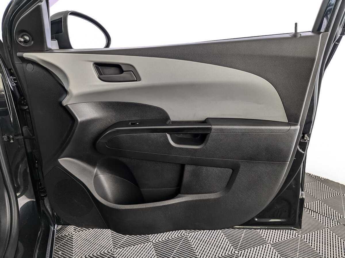 Б/У Шевроле Авео 2014 года. Фото: #19