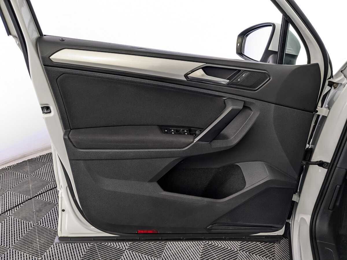 Б/У Фольксваген Тигуан 2017 года. Фото: #14