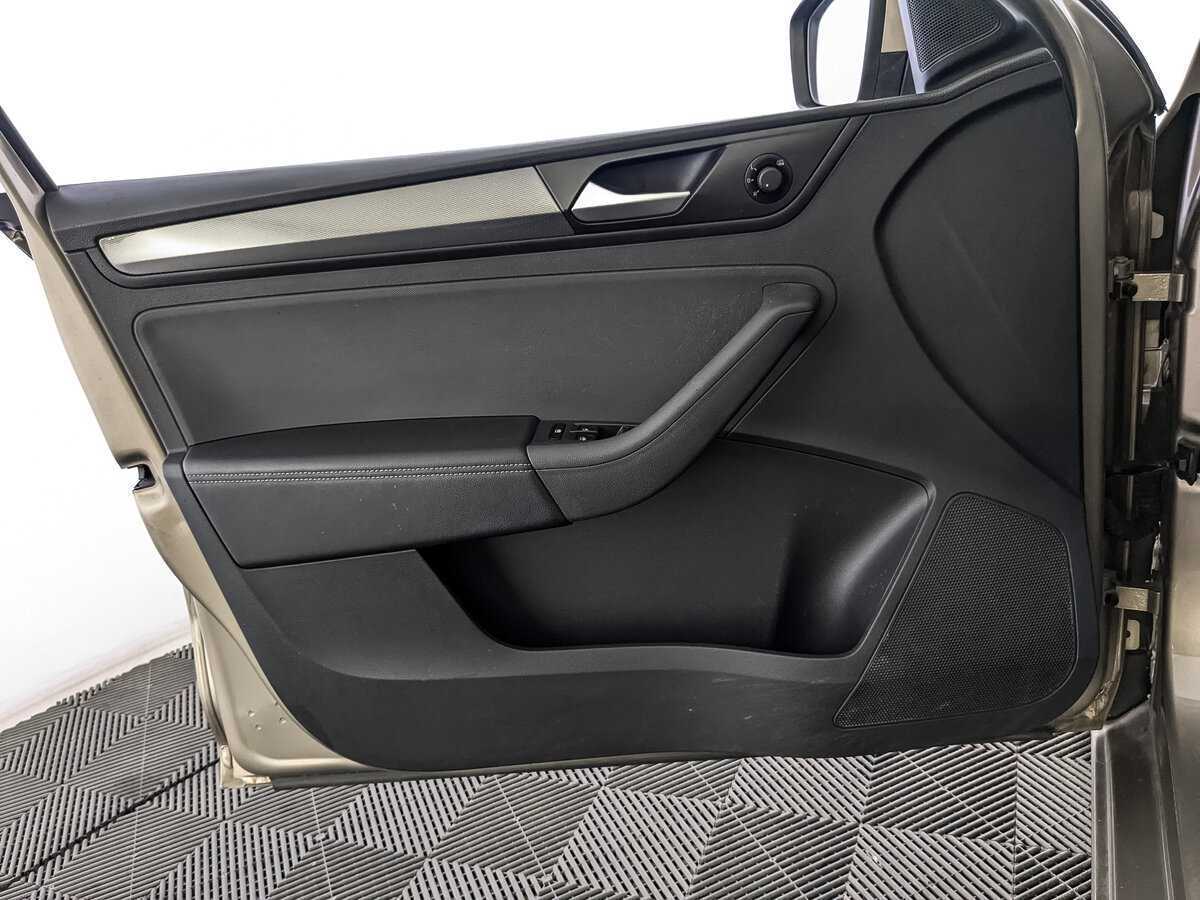 Б/У Фольксваген Поло 2020 года. Фото: #14