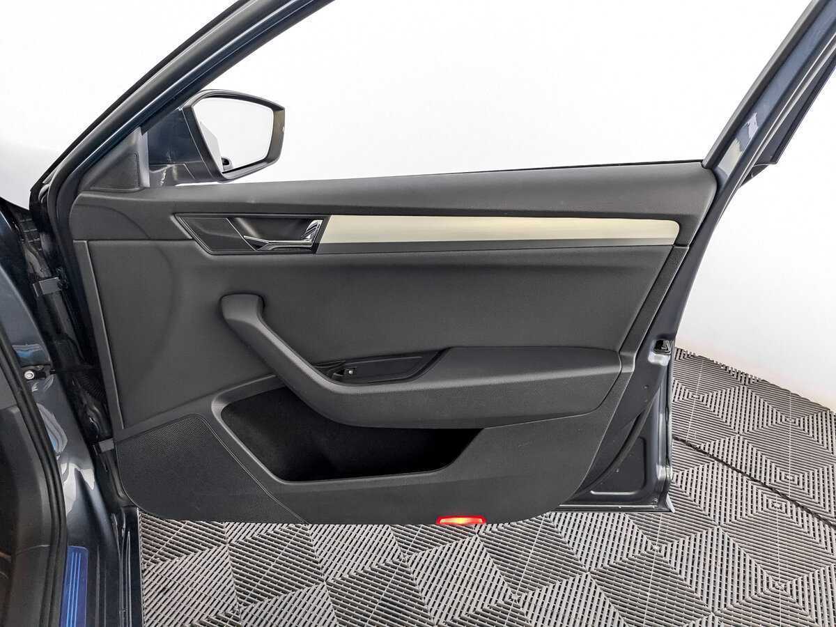 Б/У Шкода Суперб 2019 года. Фото: #19