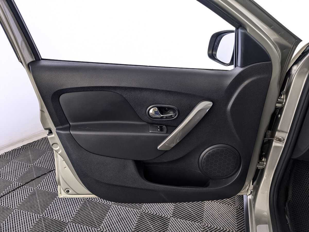 Б/У Рено Логан 2020 года. Фото: #14